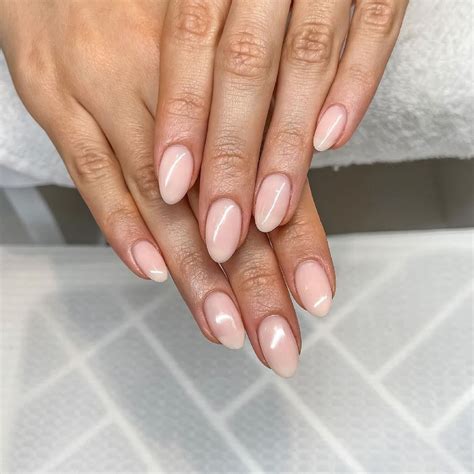 how to make almond nails.